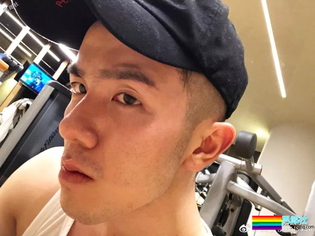 这些综艺上出现的男孩儿，我都很可以！有一个还被传是gay！ - 51虹马
