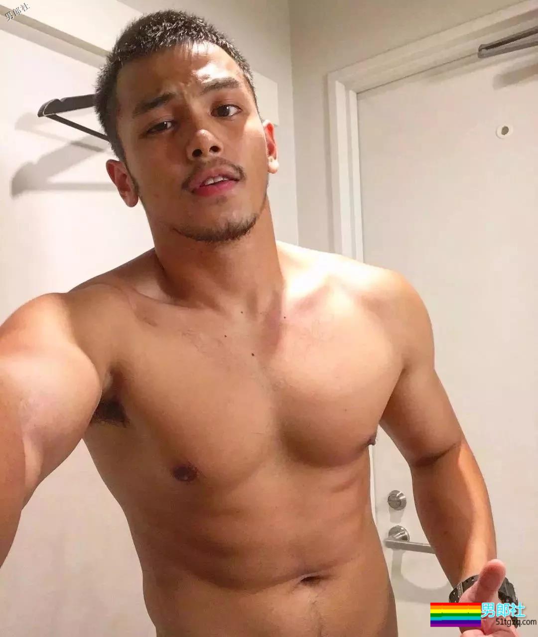 正装络腮胡结实肌肉熟男，脱掉后身材太MAN - 51虹马