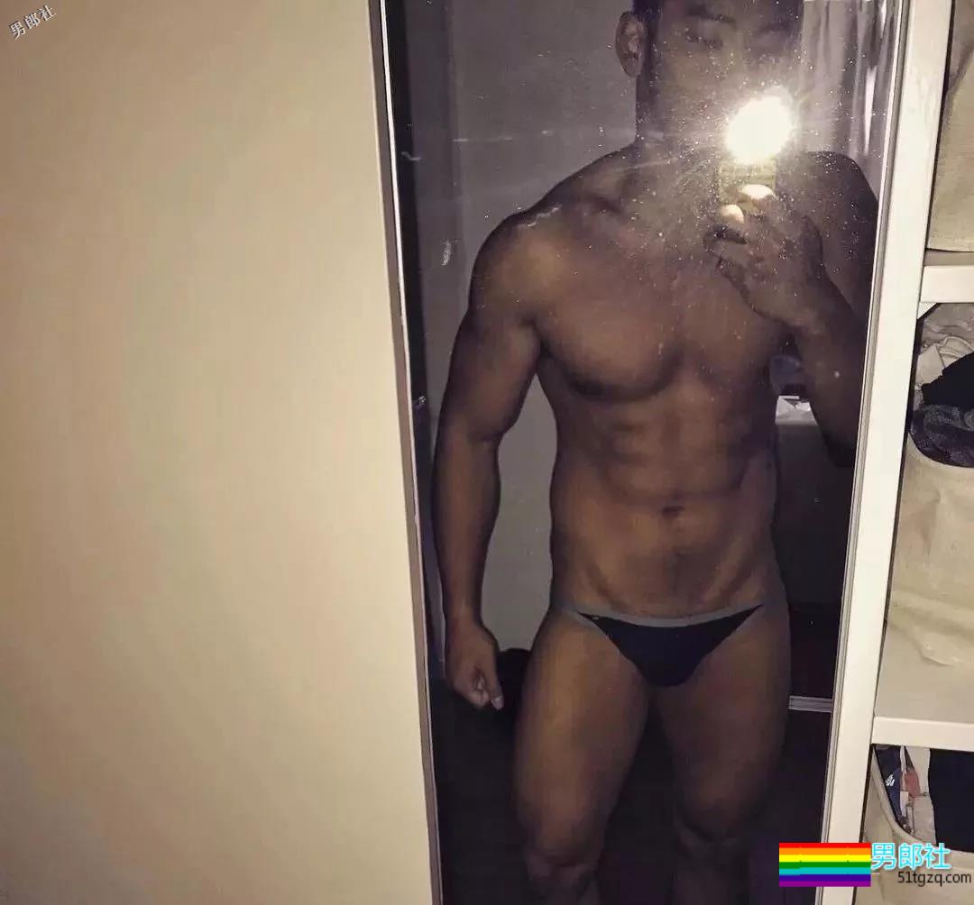 正装络腮胡结实肌肉熟男，脱掉后身材太MAN - 51虹马