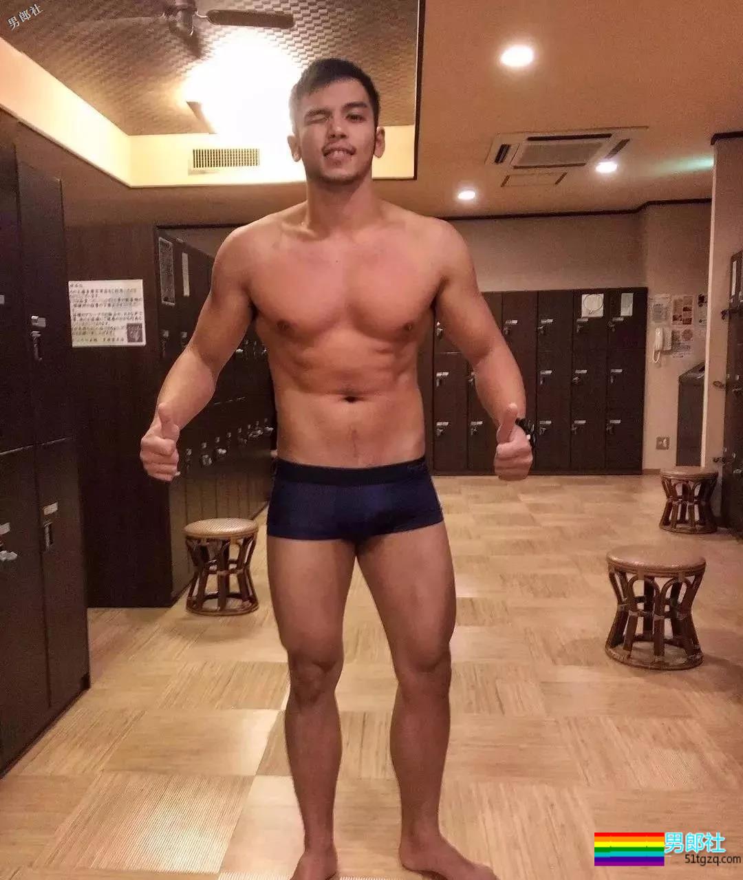 正装络腮胡结实肌肉熟男，脱掉后身材太MAN - 51虹马