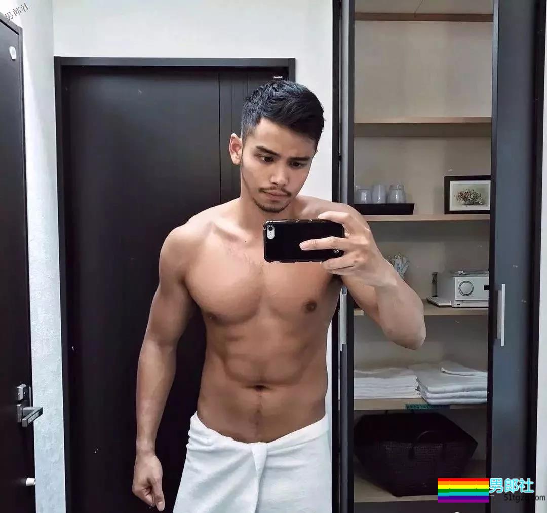 正装络腮胡结实肌肉熟男，脱掉后身材太MAN - 51虹马