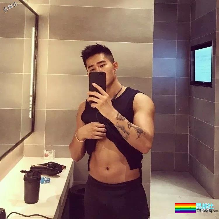 “高端零”牵手当红流量明星！高颜值名媛小狼狗六块腹肌出镜，原来是他啊…… - 51虹马