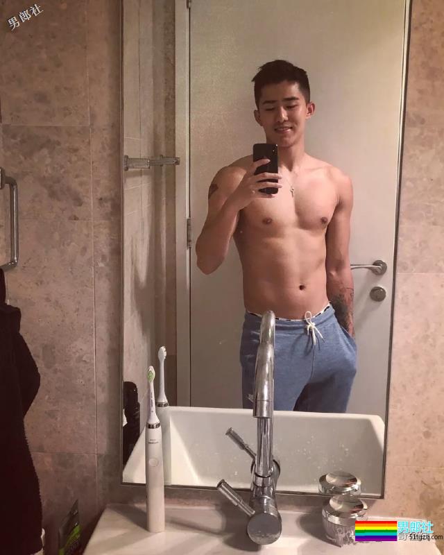 “高端零”牵手当红流量明星！高颜值名媛小狼狗六块腹肌出镜，原来是他啊…… - 51虹马