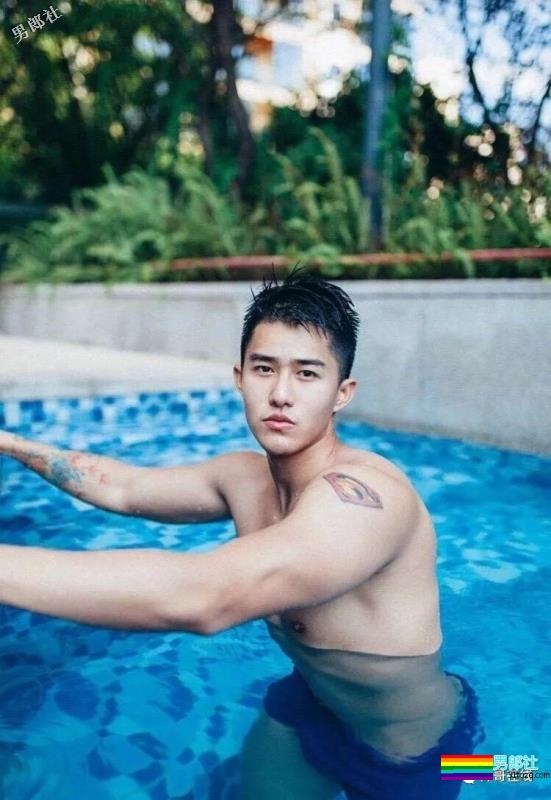 “高端零”牵手当红流量明星！高颜值名媛小狼狗六块腹肌出镜，原来是他啊…… - 51虹马