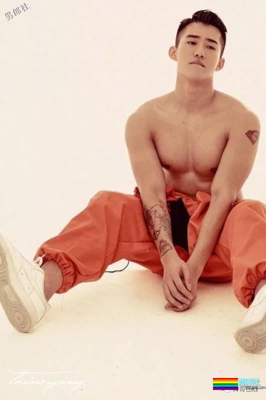 “高端零”牵手当红流量明星！高颜值名媛小狼狗六块腹肌出镜，原来是他啊…… - 51虹马