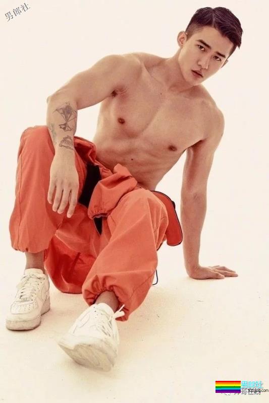 “高端零”牵手当红流量明星！高颜值名媛小狼狗六块腹肌出镜，原来是他啊…… - 51虹马