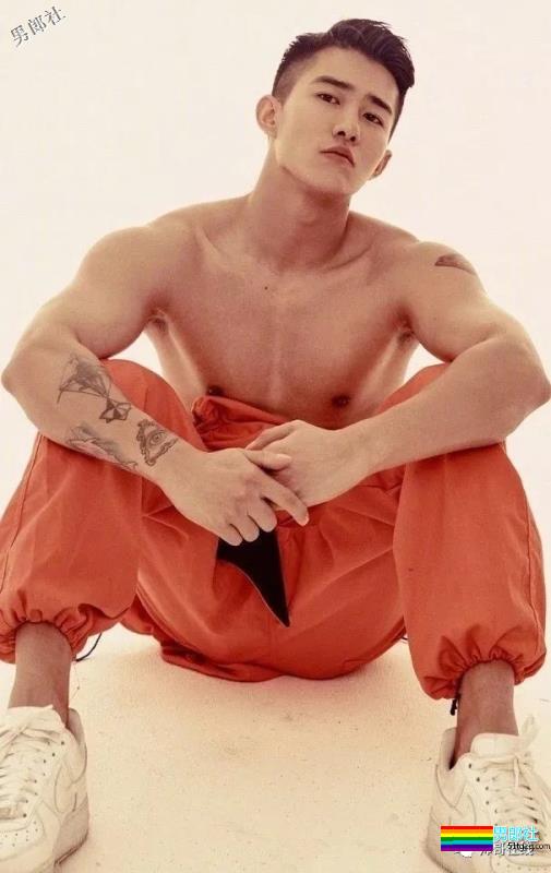 “高端零”牵手当红流量明星！高颜值名媛小狼狗六块腹肌出镜，原来是他啊…… - 51虹马