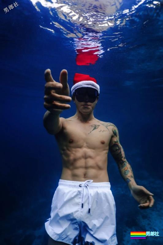 超帅网红肌肉男模，大长腿人鱼线石更照巨多，“下.海”拍片很吸睛！-51虹马