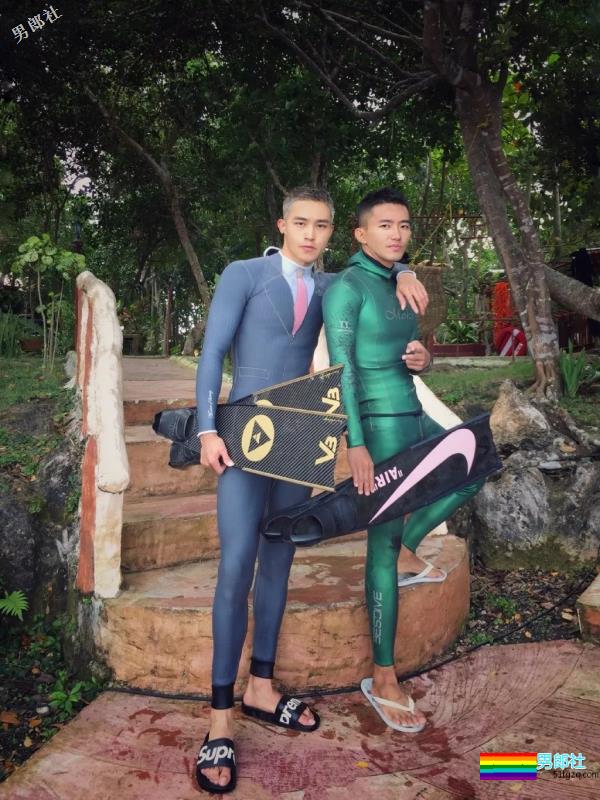 超帅网红肌肉男模，大长腿人鱼线石更照巨多，“下.海”拍片很吸睛！ - 51虹马