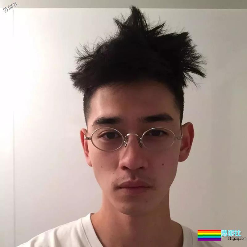 拥有冷酷禁欲脸的日本男模,我想温暖他的心! - 51虹马 拥有冷酷禁欲脸的日本男模,我想温暖他的心! - 51虹马