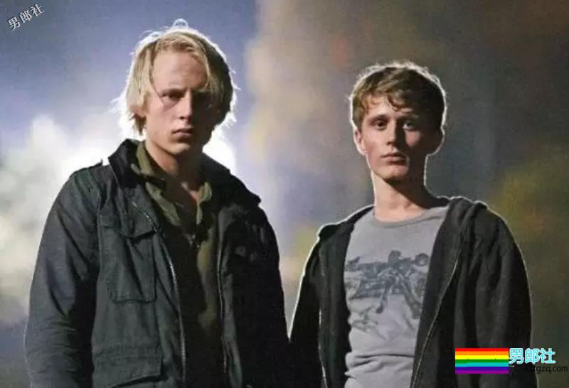 少年友谊下的暧昧情愫、同性情侣目睹杀人现场。。。 - 51虹马 少年友谊下的暧昧情愫、同性情侣目睹杀人现场。。。 - 51虹马