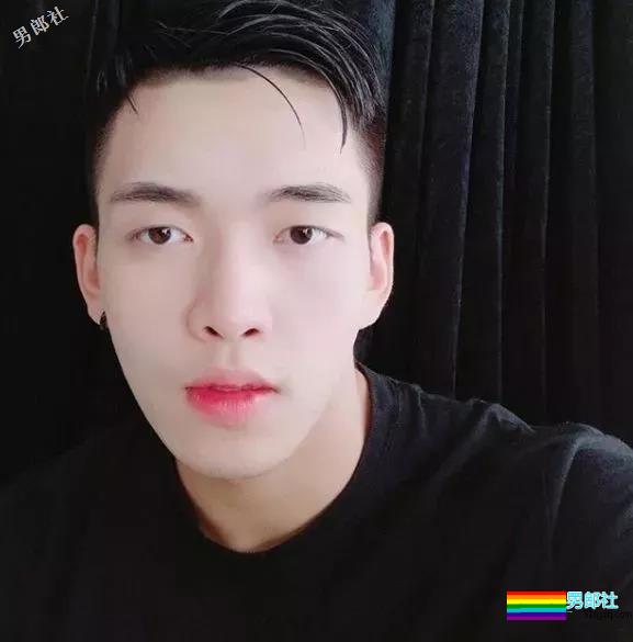 天菜正装私教爆肌公狗腰,和帅哥挤卫生间自拍,简直太会玩! - 51虹马 天菜正装私教爆肌公狗腰,和帅哥挤卫生间自拍,简直太会玩! - 51虹马