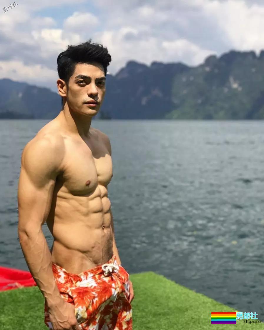 惨！鼻子再大也架不住被黑！筋肉网红遭P图…… - 51虹马