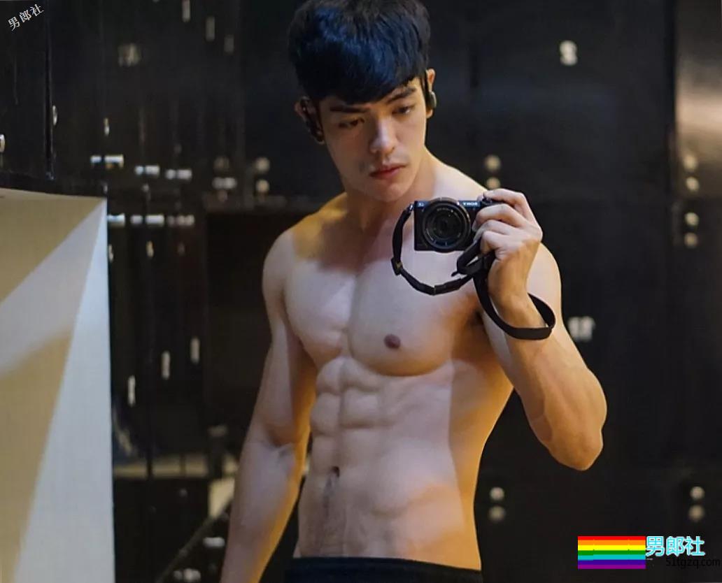 惨!鼻子再大也架不住被黑!筋肉网红遭P图…… - 51虹马 惨!鼻子再大也架不住被黑!筋肉网红遭P图…… - 51虹马