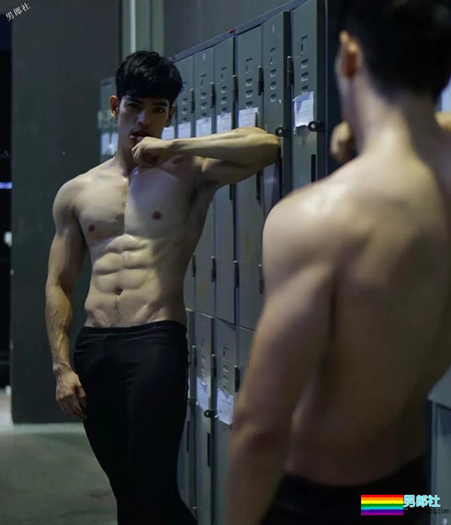 惨！鼻子再大也架不住被黑！筋肉网红遭P图…… - 51虹马