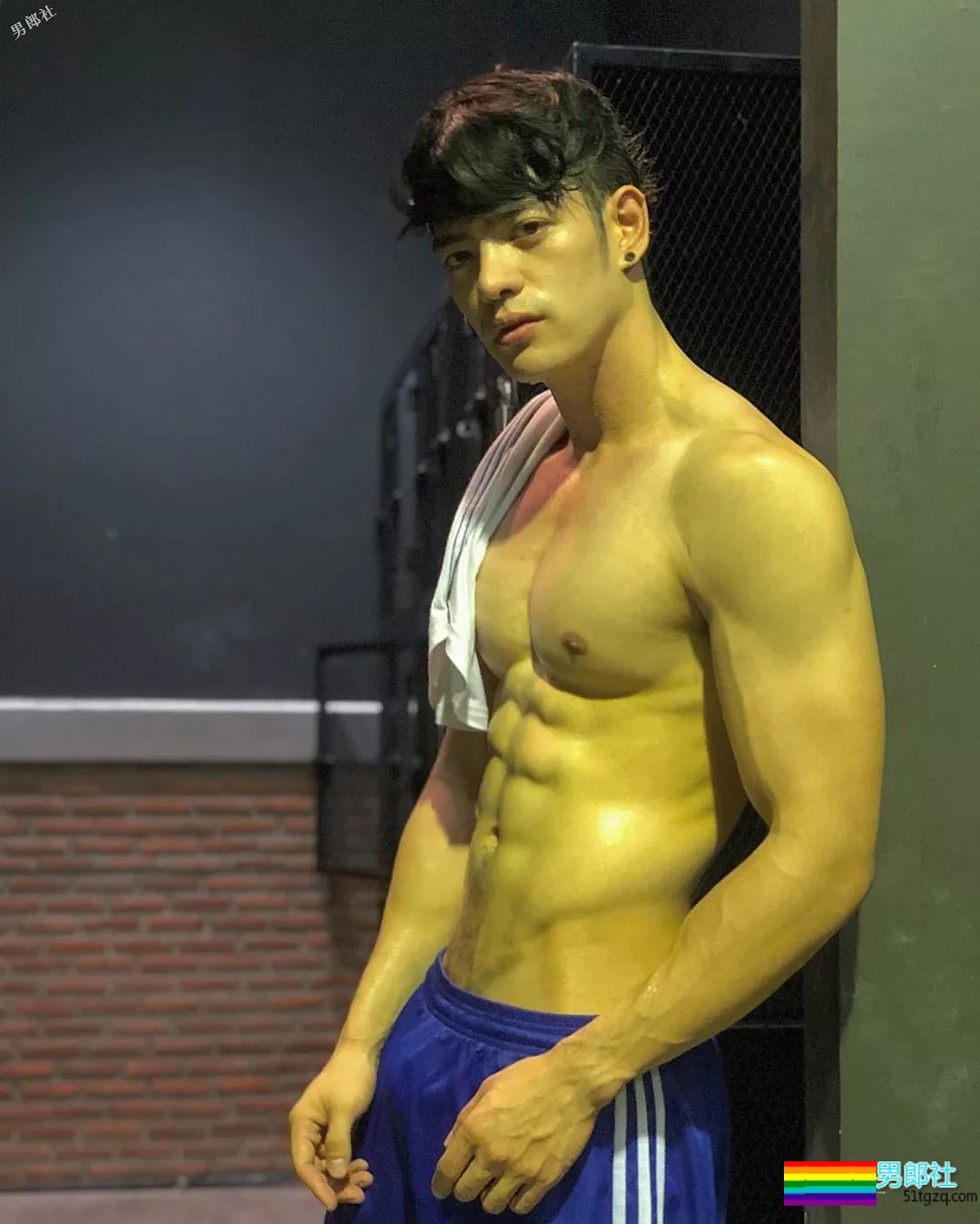 惨!鼻子再大也架不住被黑!筋肉网红遭P图…… - 51虹马 惨!鼻子再大也架不住被黑!筋肉网红遭P图…… - 51虹马