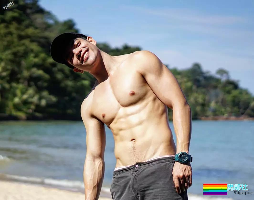 惨！鼻子再大也架不住被黑！筋肉网红遭P图…… - 51虹马