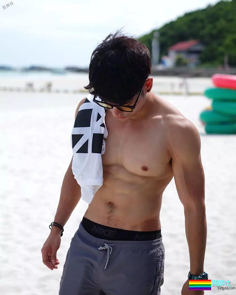 惨！鼻子再大也架不住被黑！筋肉网红遭P图…… - 51虹马