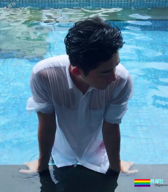 帅破天际！成都一民警湿身照太性感又火了！ - 51虹马