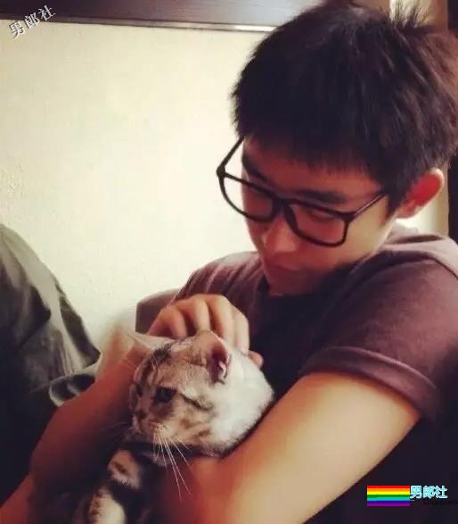 帅破天际！成都一民警湿身照太性感又火了！ - 51虹马