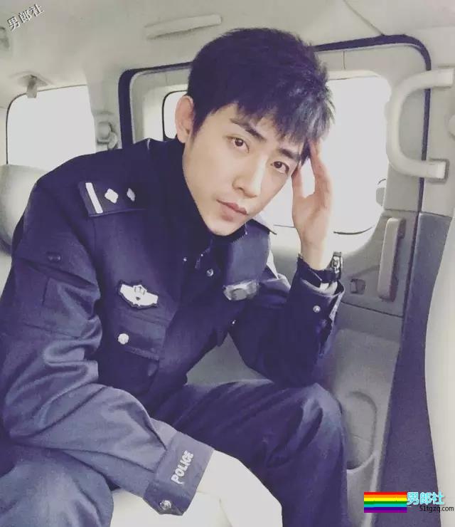 帅破天际！成都一民警湿身照太性感又火了！ - 51虹马