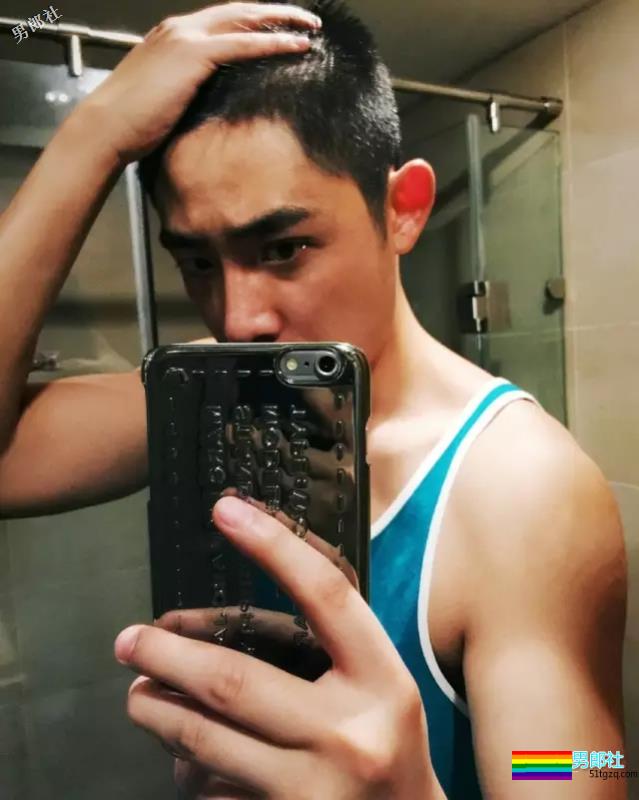 帅破天际！成都一民警湿身照太性感又火了！ - 51虹马