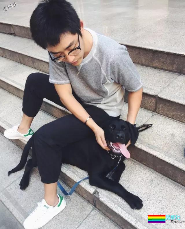 帅破天际！成都一民警湿身照太性感又火了！ - 51虹马