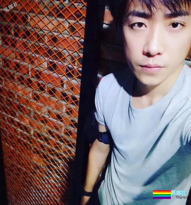 帅破天际！成都一民警湿身照太性感又火了！ - 51虹马