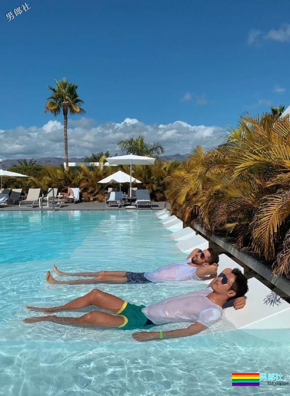 名媛李小兵与外国男友秀恩爱，网盘视频曾火爆网络 - 51虹马