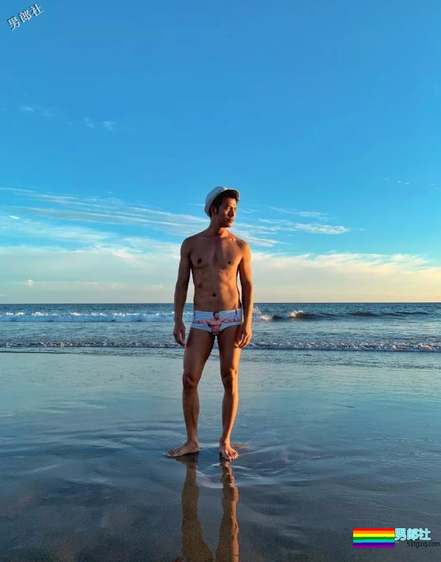 名媛李小兵与外国男友秀恩爱，网盘视频曾火爆网络 - 51虹马