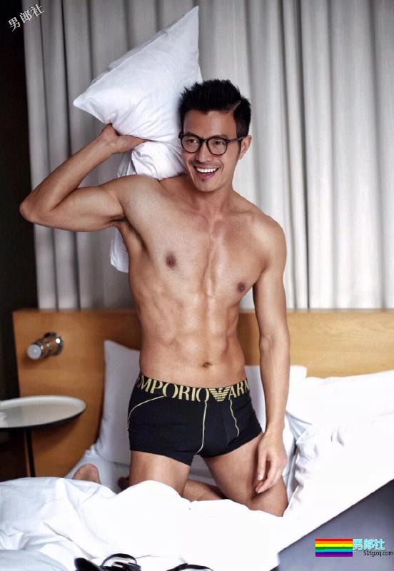 名媛李小兵与外国男友秀恩爱，网盘视频曾火爆网络 - 51虹马