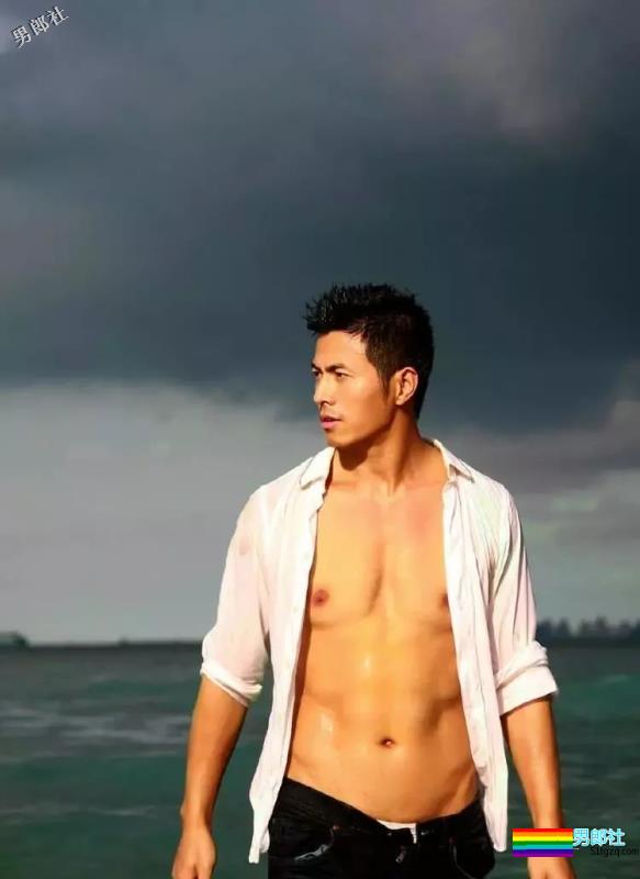 名媛李小兵与外国男友秀恩爱,网盘视频曾火爆网络 - 51虹马 名媛李小兵与外国男友秀恩爱,网盘视频曾火爆网络 - 51虹马