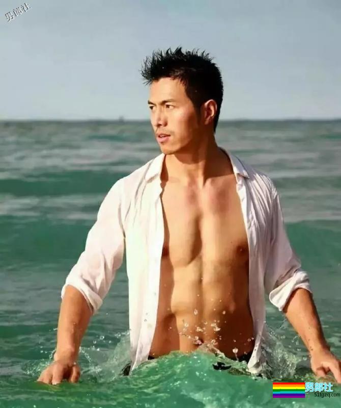 名媛李小兵与外国男友秀恩爱，网盘视频曾火爆网络 - 51虹马