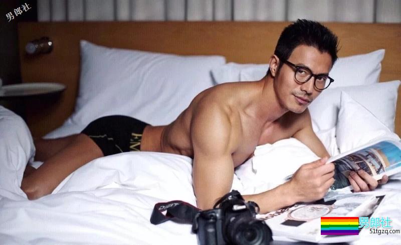 名媛李小兵与外国男友秀恩爱，网盘视频曾火爆网络 - 51虹马