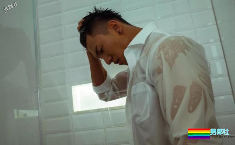 直男体育生被扎针！！额，怪喜欢的。 - 51虹马