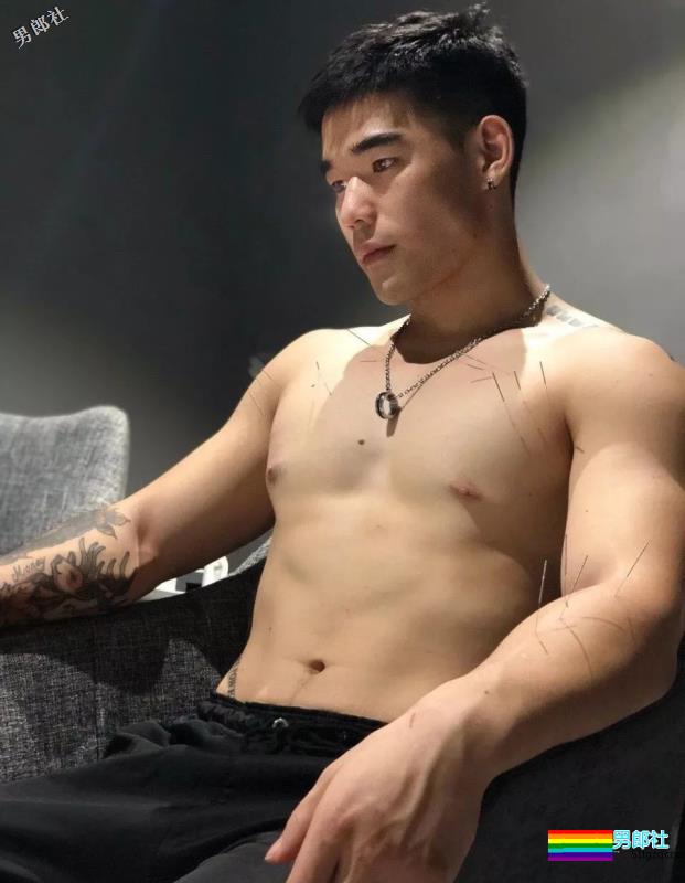 直男体育生被扎针！！额，怪喜欢的。 - 51虹马