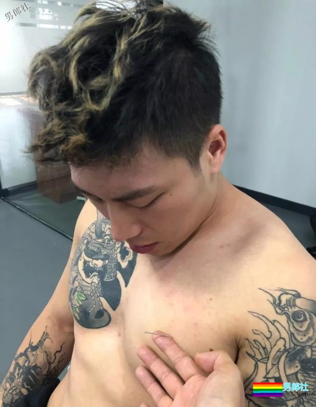 直男体育生被扎针！！额，怪喜欢的。 - 51虹马