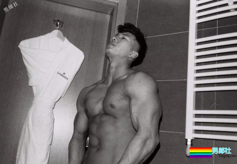 直男体育生被扎针！！额，怪喜欢的。 - 51虹马