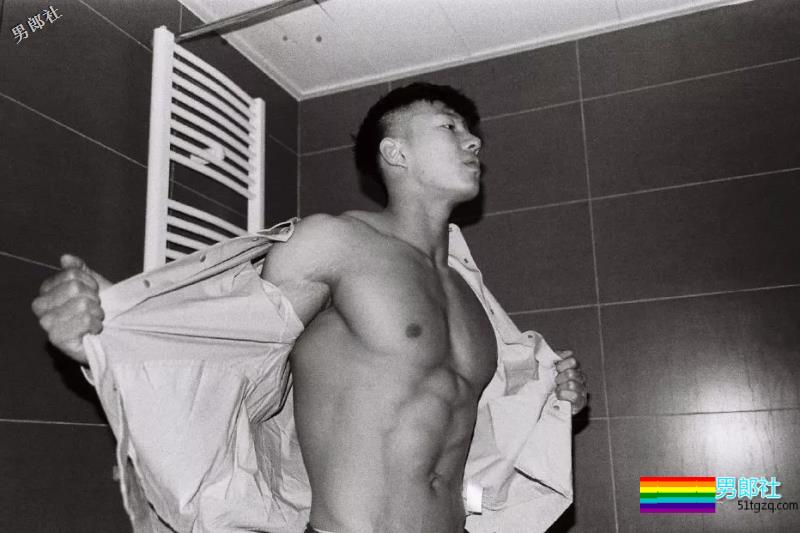 直男体育生被扎针！！额，怪喜欢的。 - 51虹马