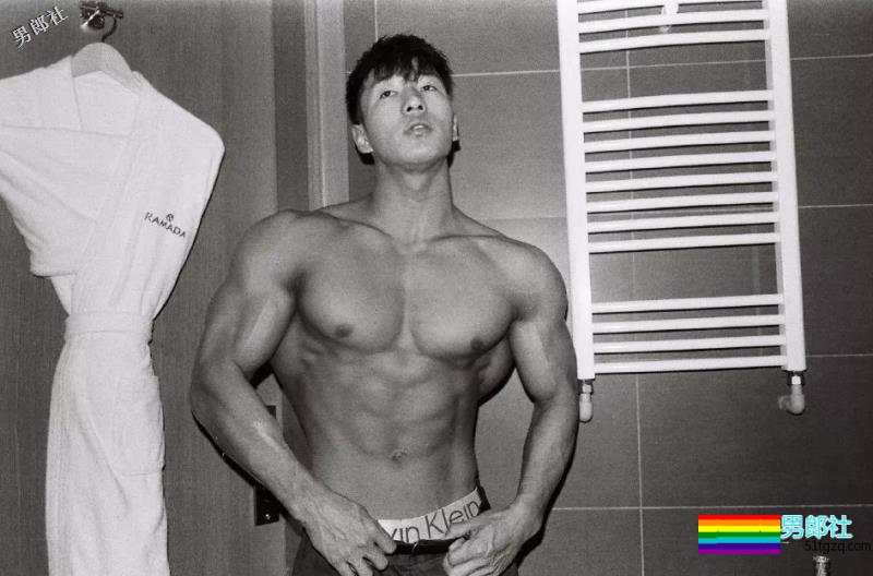 直男体育生被扎针！！额，怪喜欢的。 - 51虹马