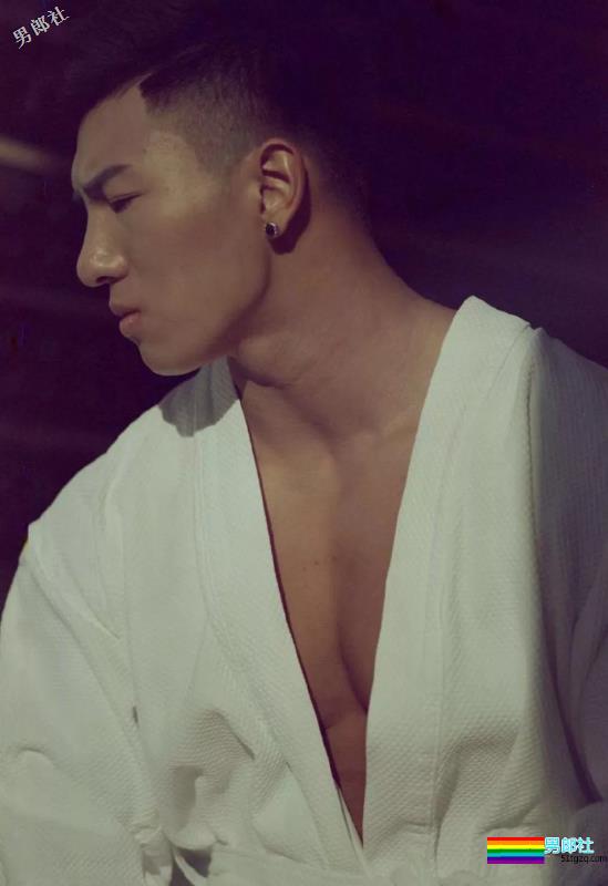 直男体育生被扎针！！额，怪喜欢的。 - 51虹马