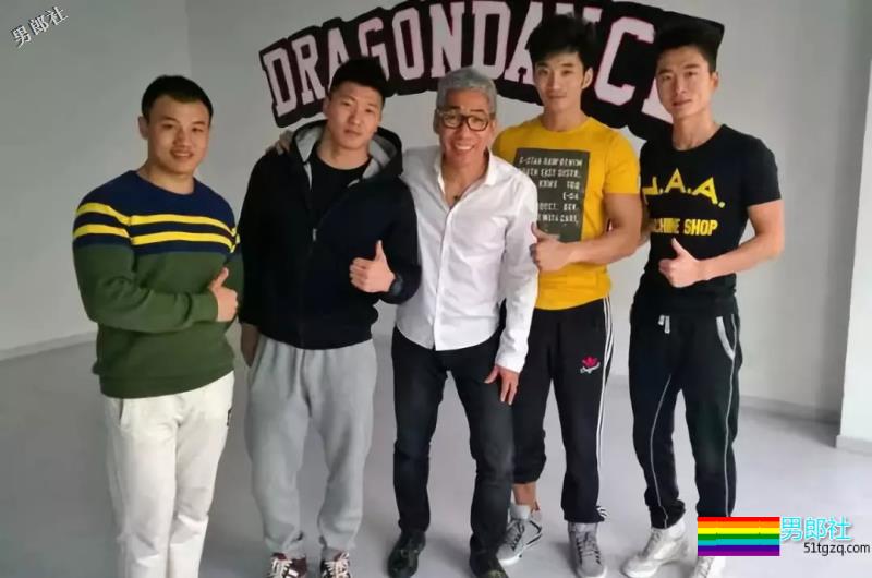 直男体育生被扎针！！额，怪喜欢的。 - 51虹马