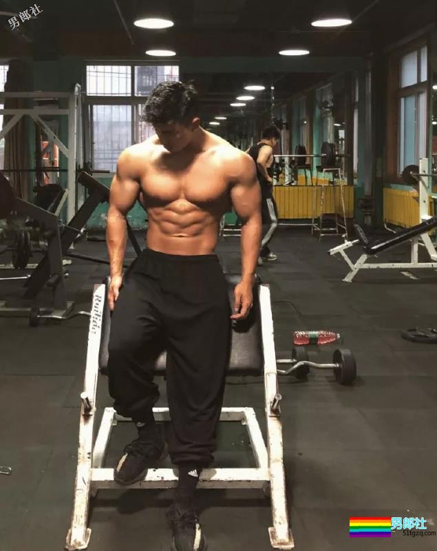 直男体育生被扎针！！额，怪喜欢的。 - 51虹马