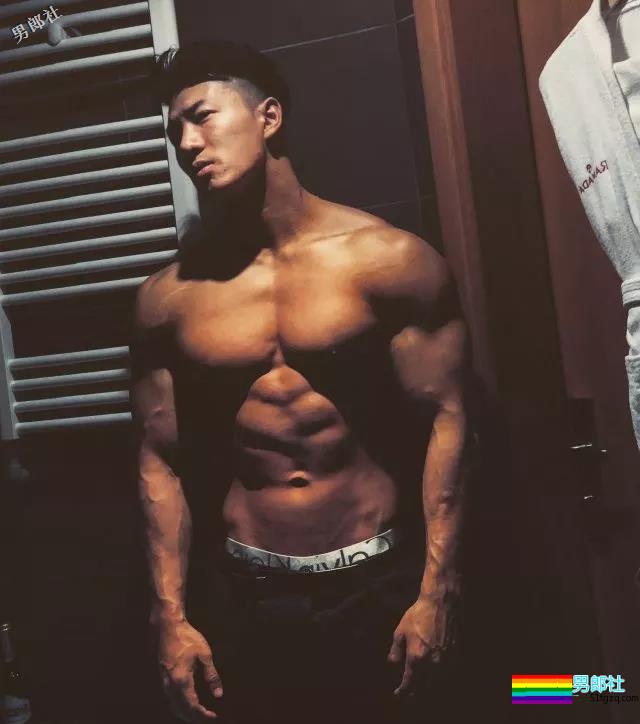 直男体育生被扎针！！额，怪喜欢的。 - 51虹马