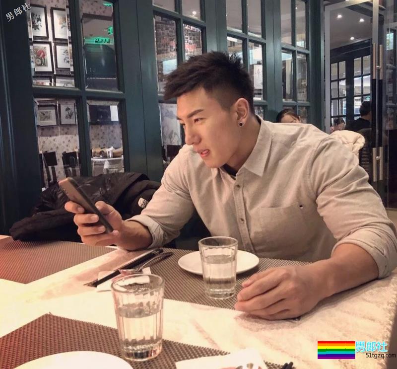 直男体育生被扎针！！额，怪喜欢的。 - 51虹马