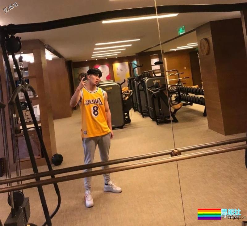 何炅力荐影帝偏爱！Man值爆表的硬派肌肉男友！ - 51虹马