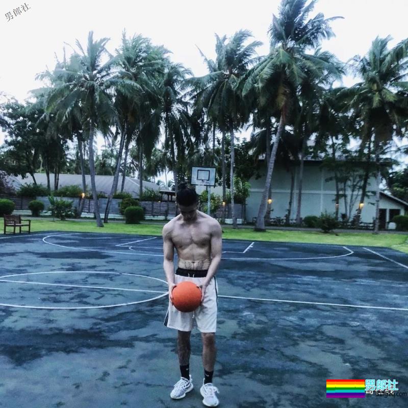 何炅力荐影帝偏爱!Man值爆表的硬派肌肉男友! - 51虹马 何炅力荐影帝偏爱!Man值爆表的硬派肌肉男友! - 51虹马