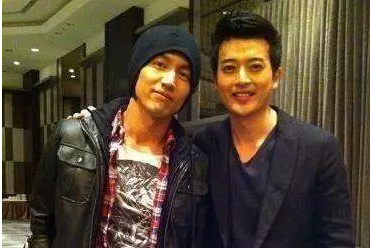 爆！！知名男星被爆是G！！ - 51虹马