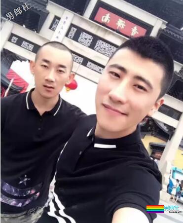 火遍gay圈的男人和重庆啊力一样作品充满了诱惑 - 51虹马