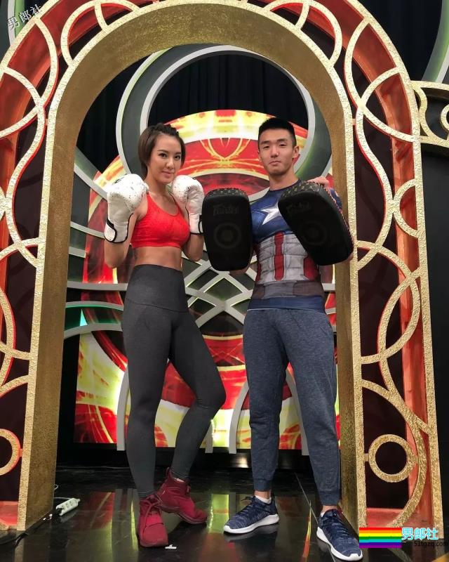 奶凶奶凶的筋肉体育生，荷尔蒙小狼狗躺出「爱你」的样子！ - 51虹马